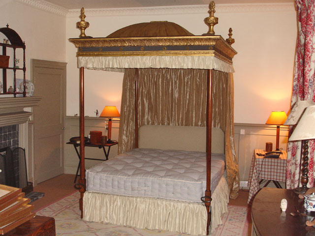 Upholstery and hangings for four poster bed